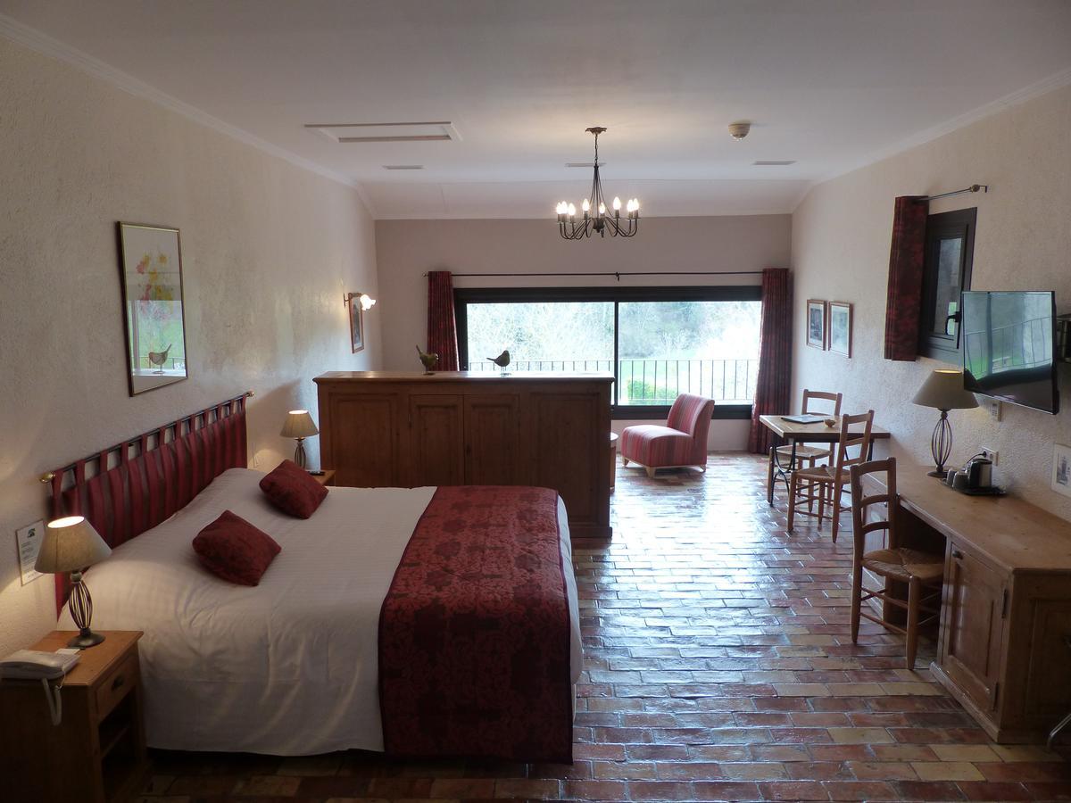 Charembeau Hotel Forcalquier Exterior photo